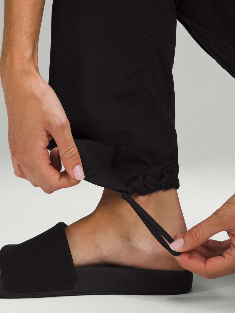 Lululemon Dance Studio Mid Rise Pants Short Black Size 2 Activewear Athleisure - Picture 5 of 12